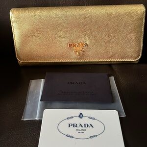 🛑 SOLD!!! Prada safiano long wallet
